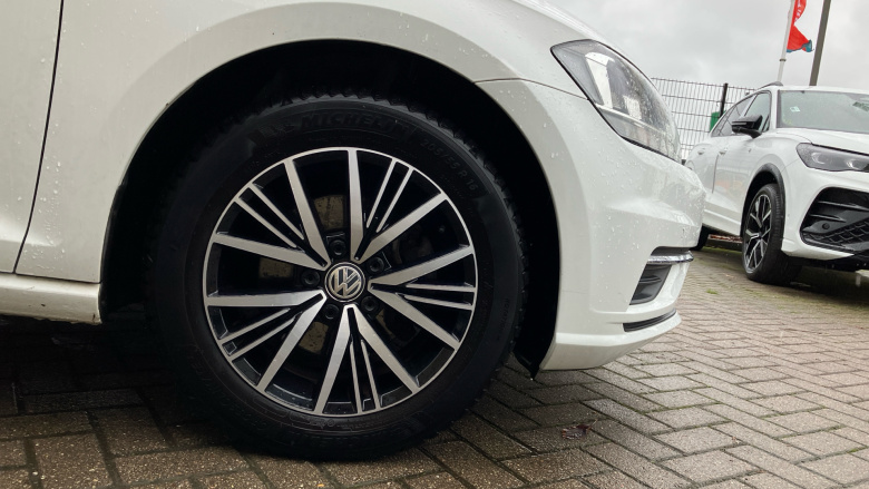 Volkswagen Golf 1.4 TSI SE [Nav] 5dr Petrol Hatchback